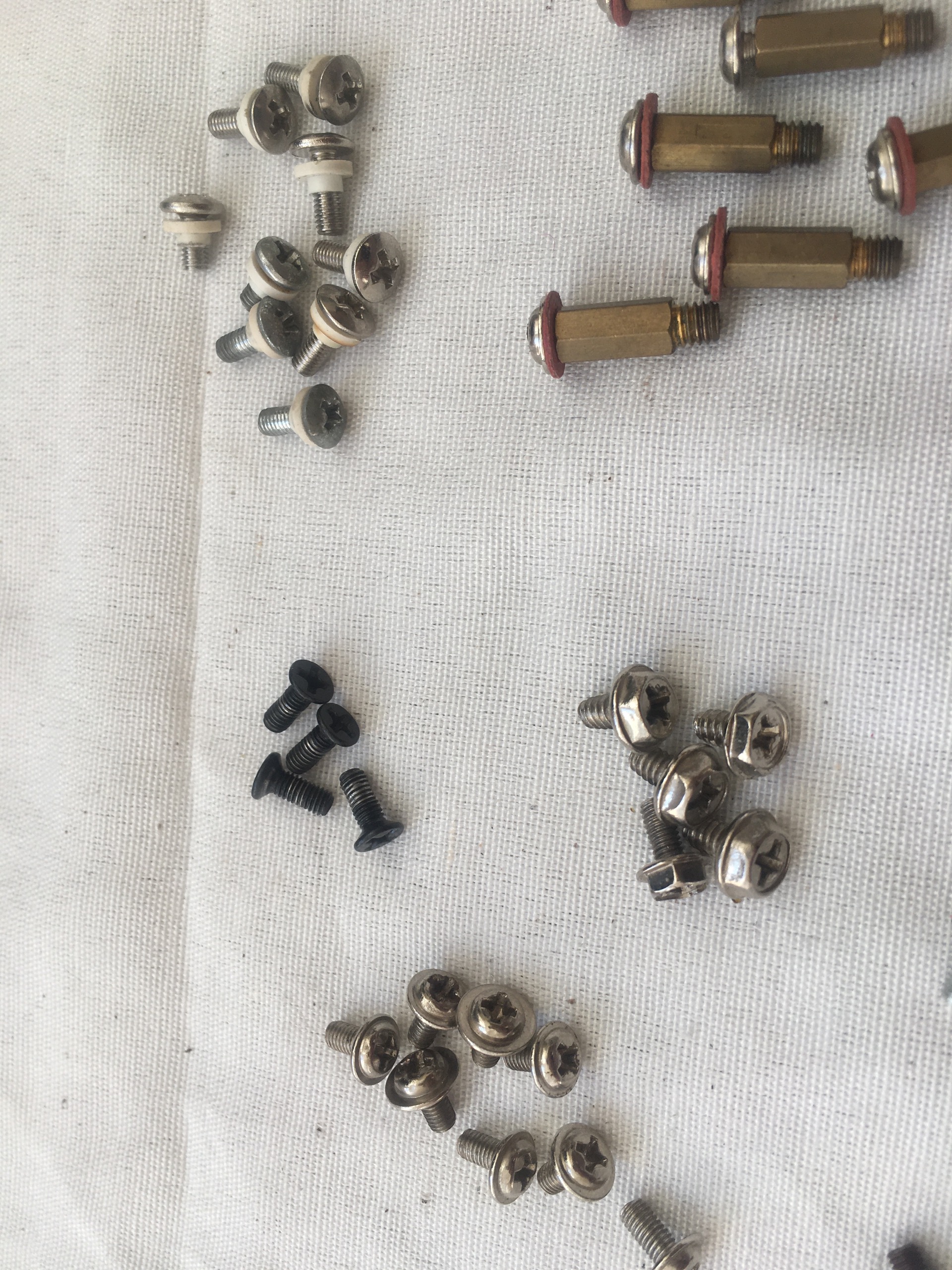 پیچ اسپیسر و واشر مناسب اسمبل کیس