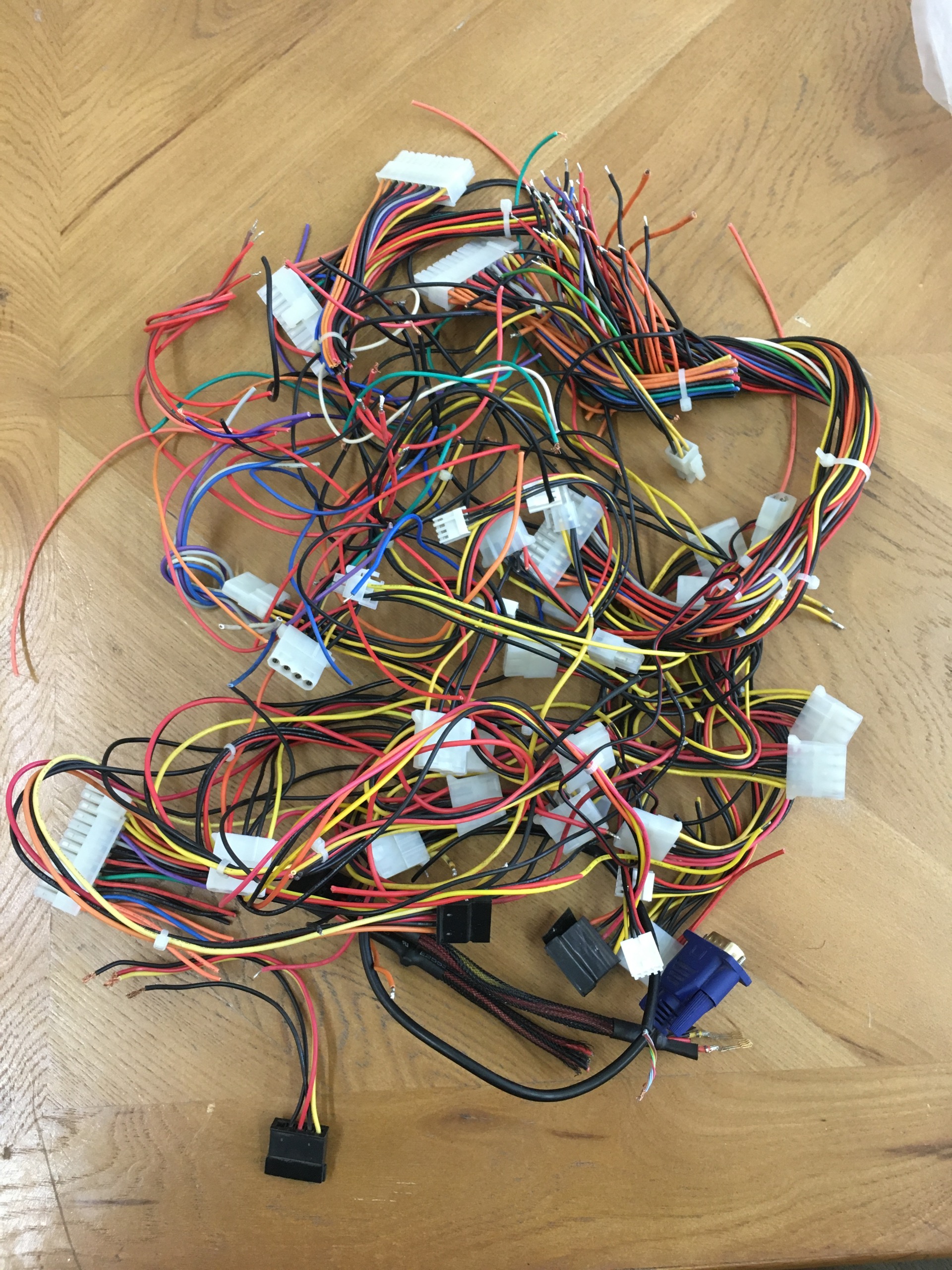 سیم و کانکتورهای پاور کامپیوتر