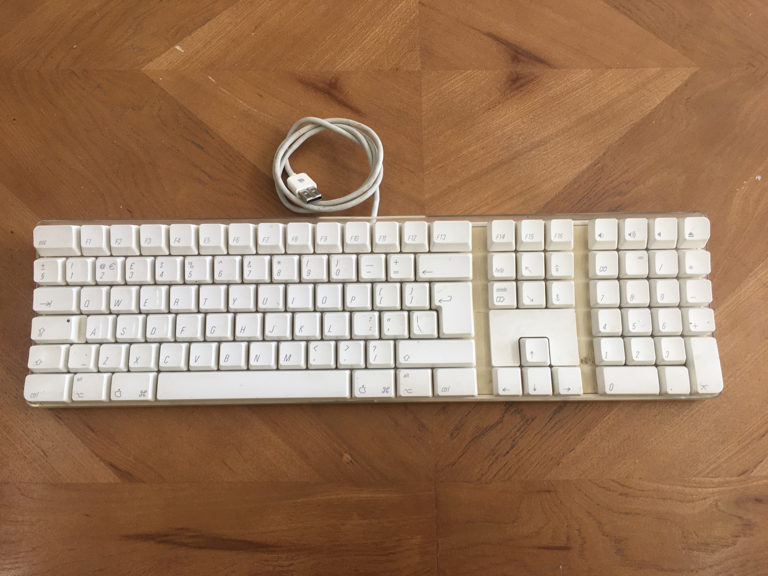 کیبورد اورجینال اپل همراه با موس