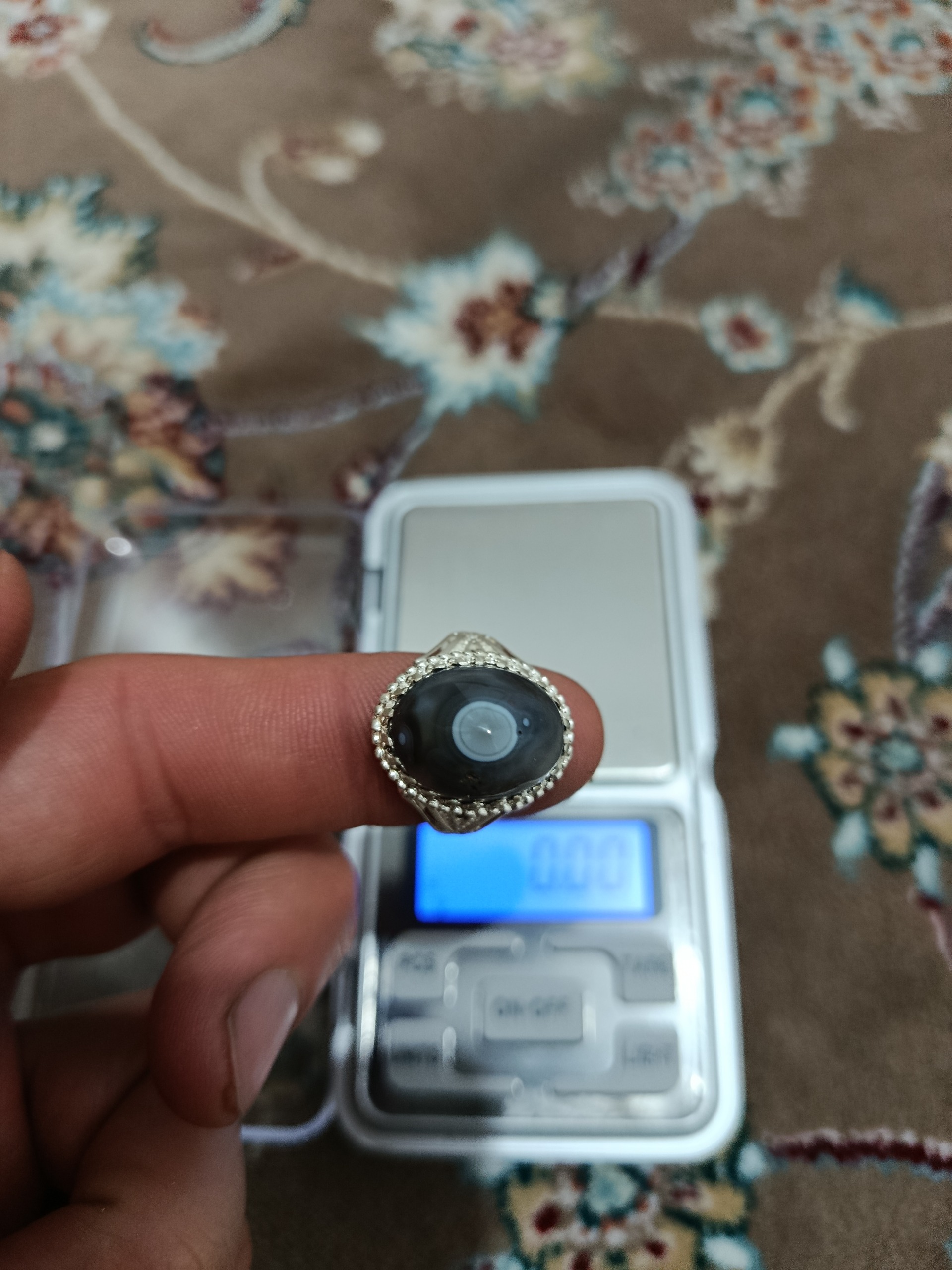 انگشتر باباقوری خال وسط