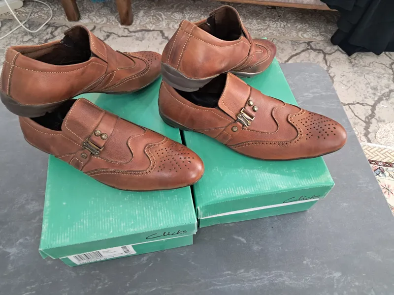 مزایده دو جفت کفش چرم مردانه zara سایز 42 و 43