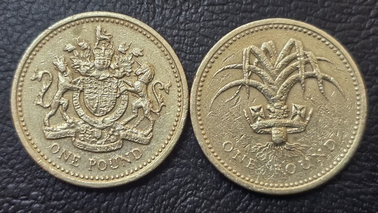 2 سکه 1 پوند انگلیس 1985 و 1993 طرح متفاوت