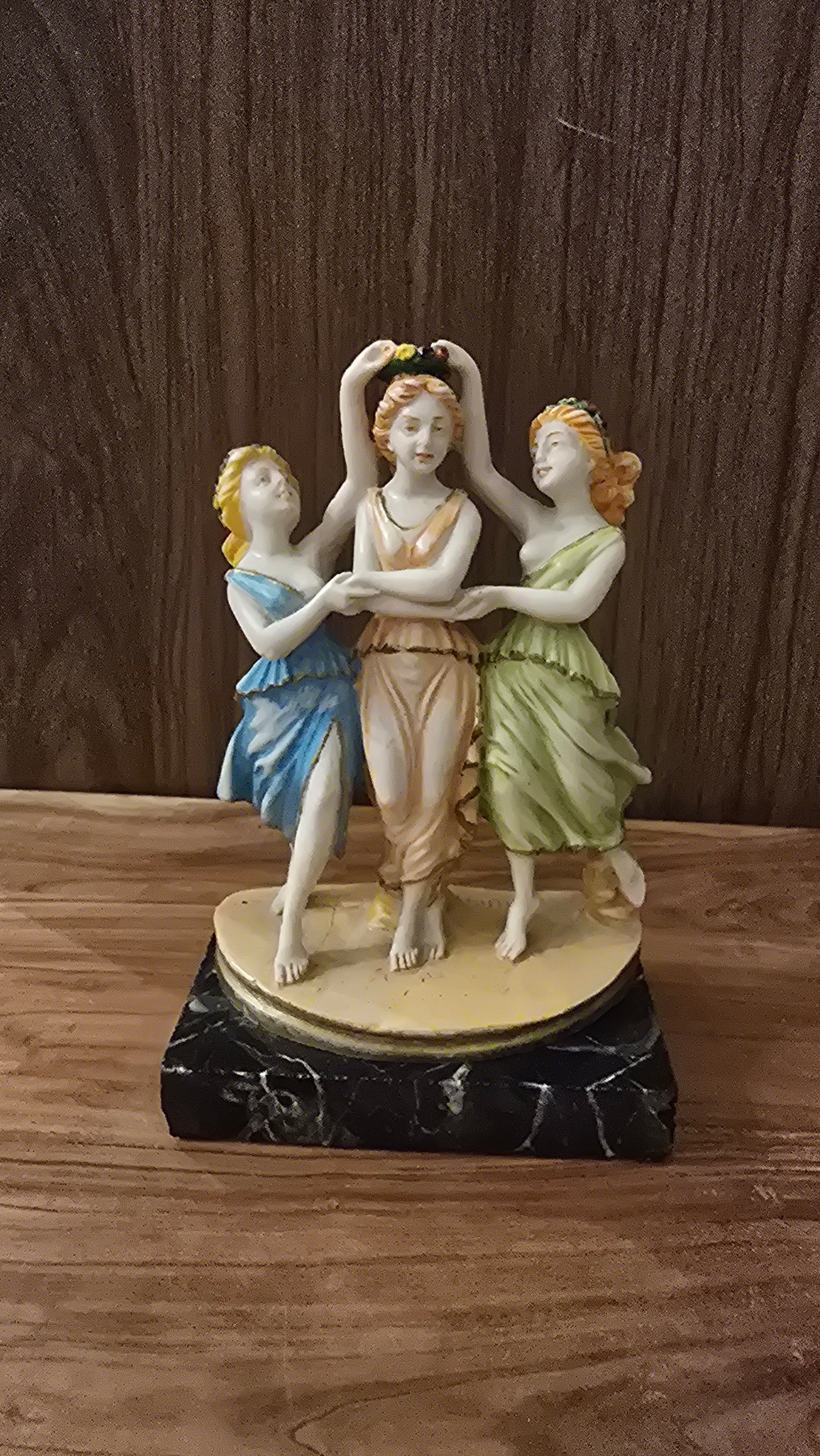 مجسمه قدیمی امضا دار