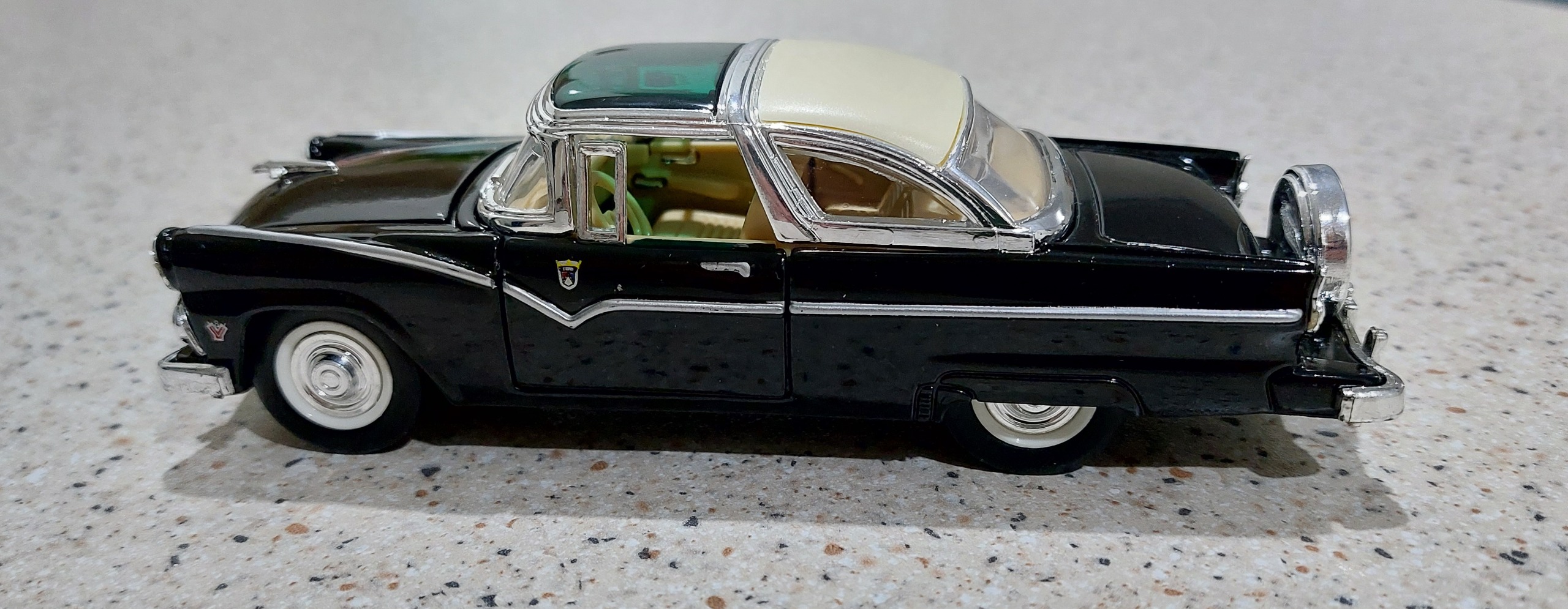 ماکت  FORD CROWN VICTORIA 1955