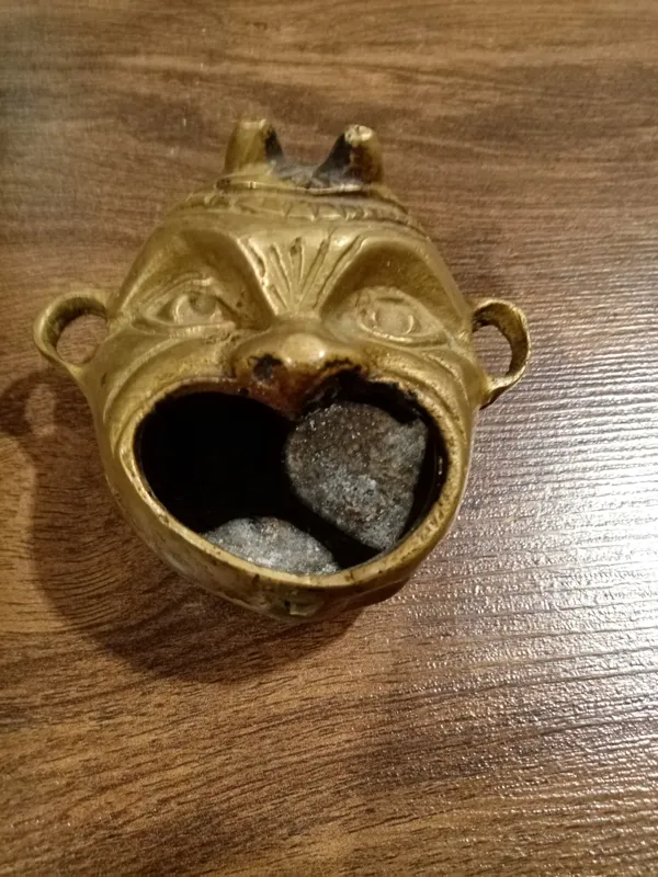 زیر سیگاری دیو