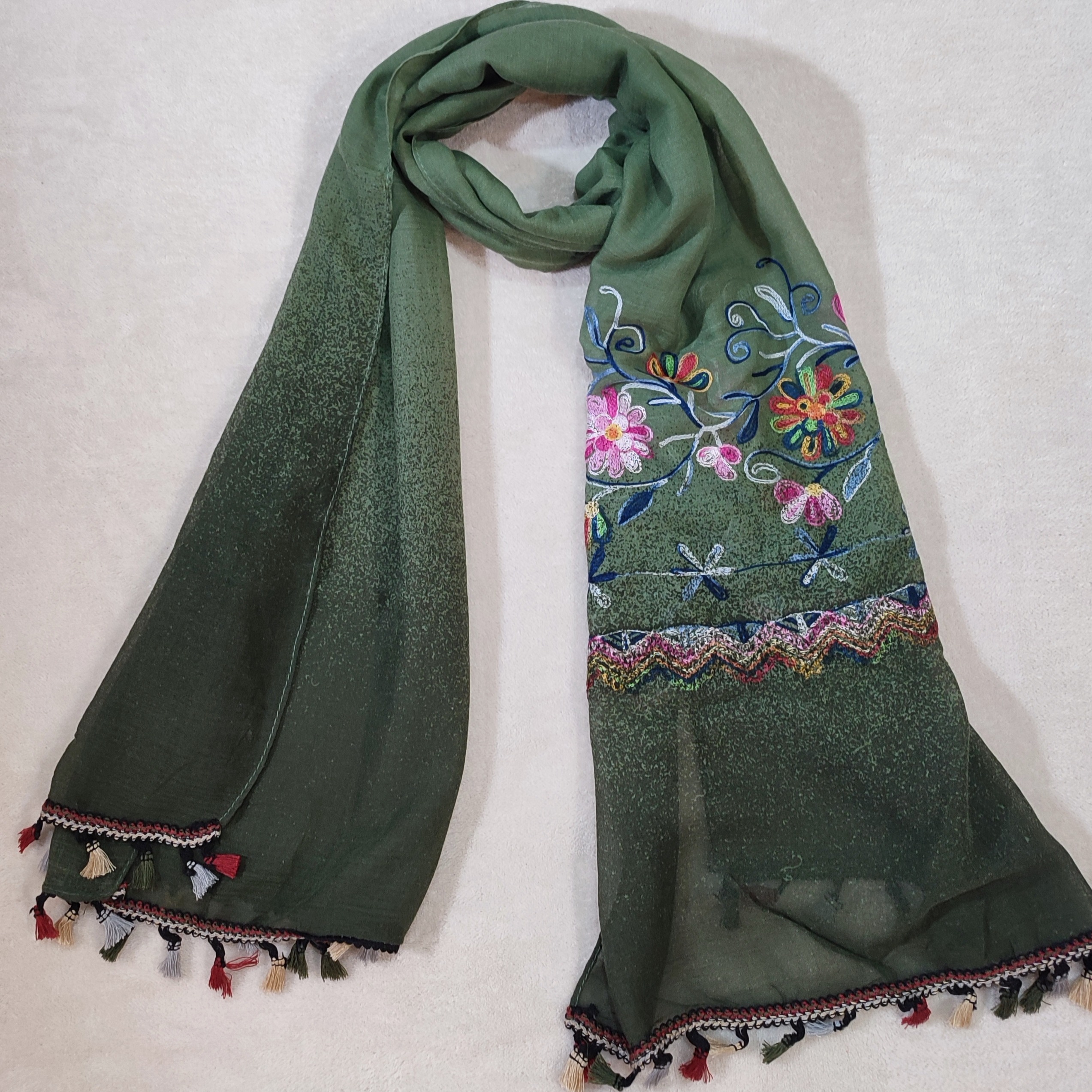 شال نخی سبز گلدوزی وارداتی