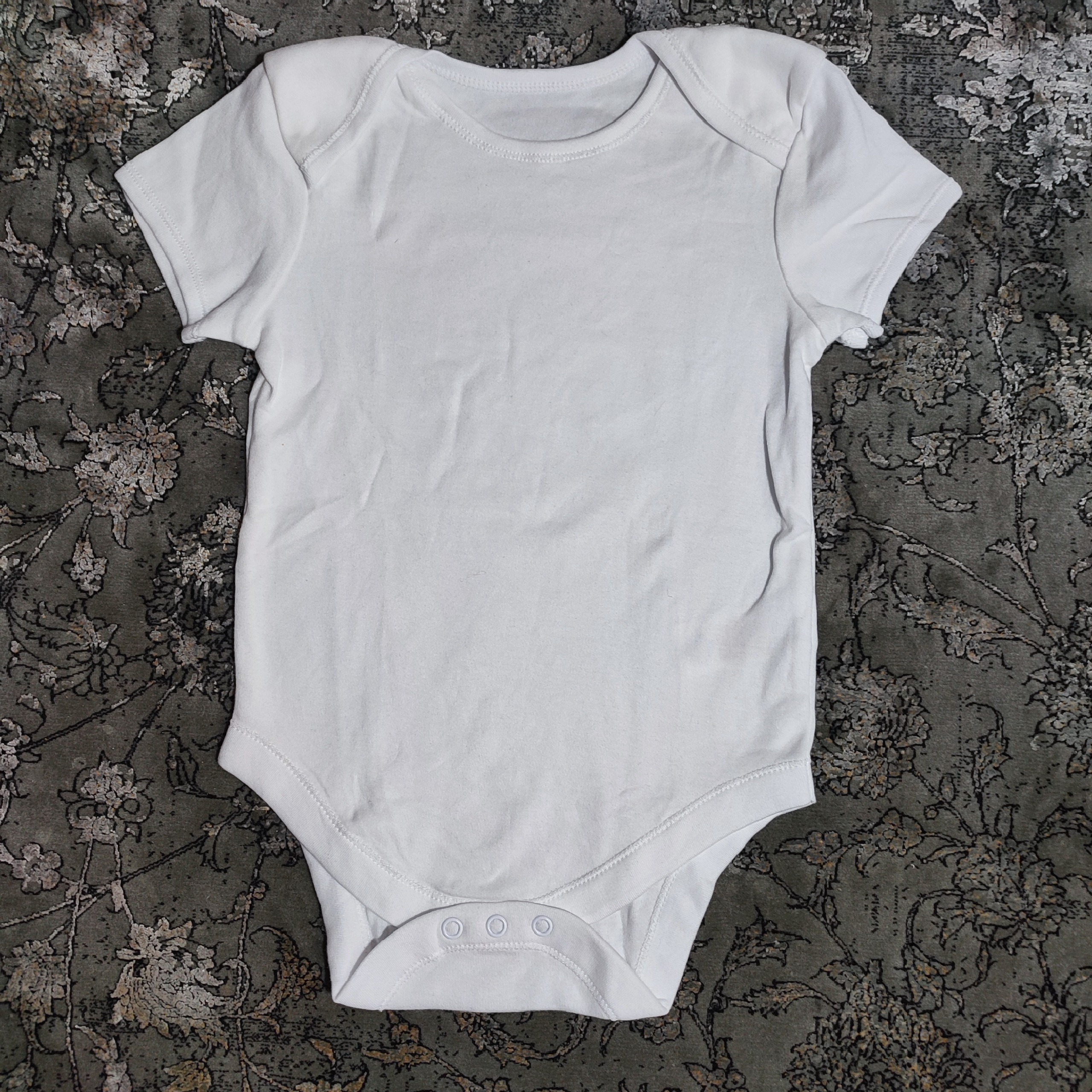 بادی زیر دکمه سفید وارداتی