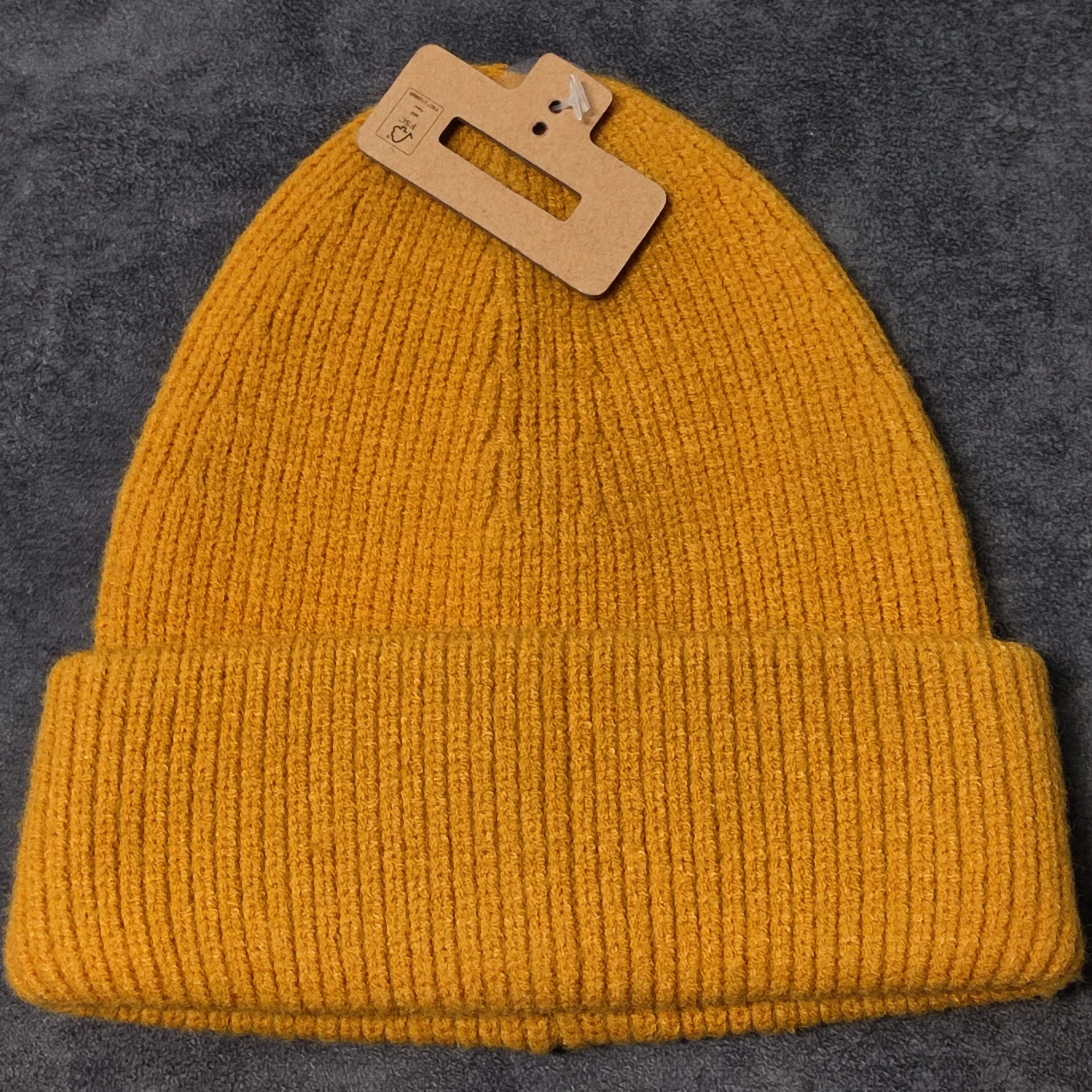 کلاه بافت خردلی وارداتی برند آی ام