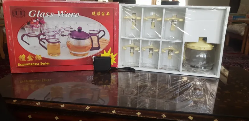 قوری پیرکس با 6 استکان نو