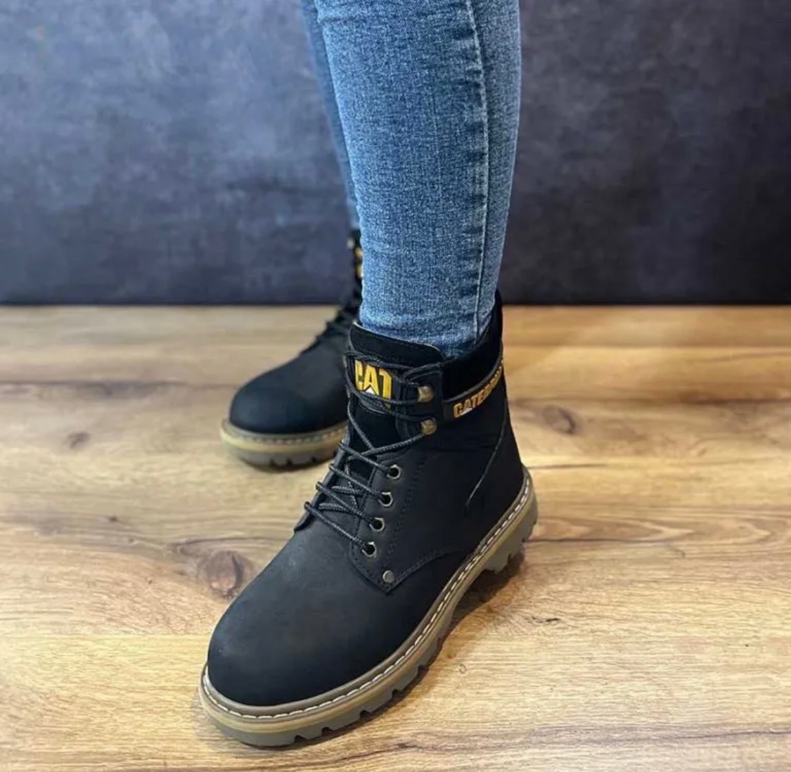 نیم بوت نوین چرم سایز 39