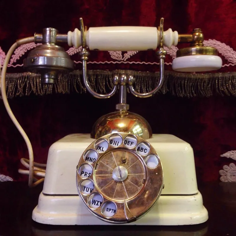 تلفن سلطنتی آنتیک