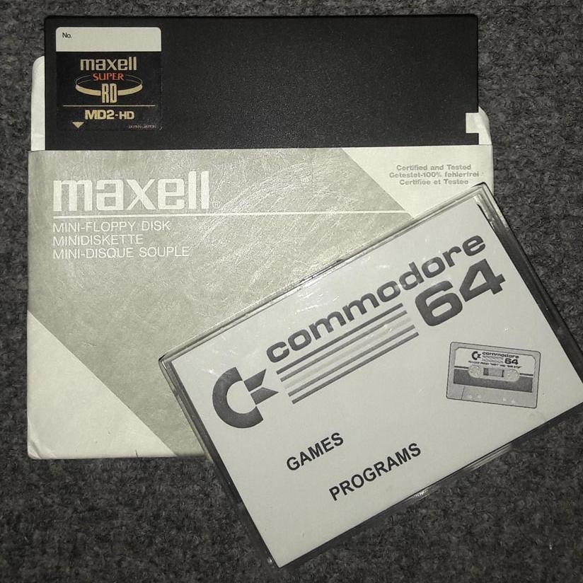 بازی و برنامه انتخابی شما برای کمودور COMMODORE 64