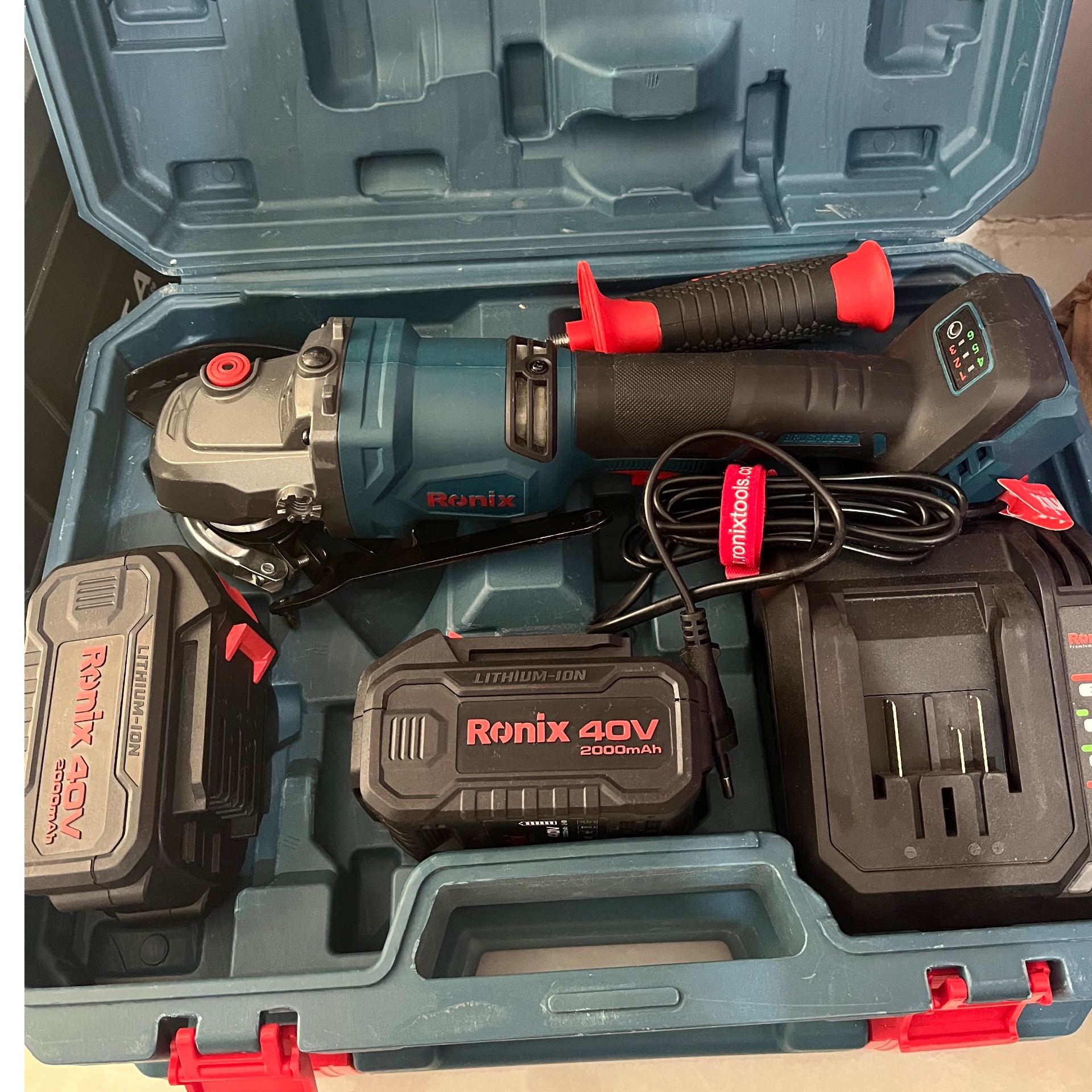 فرز شارژی رونیکس 8901-40V