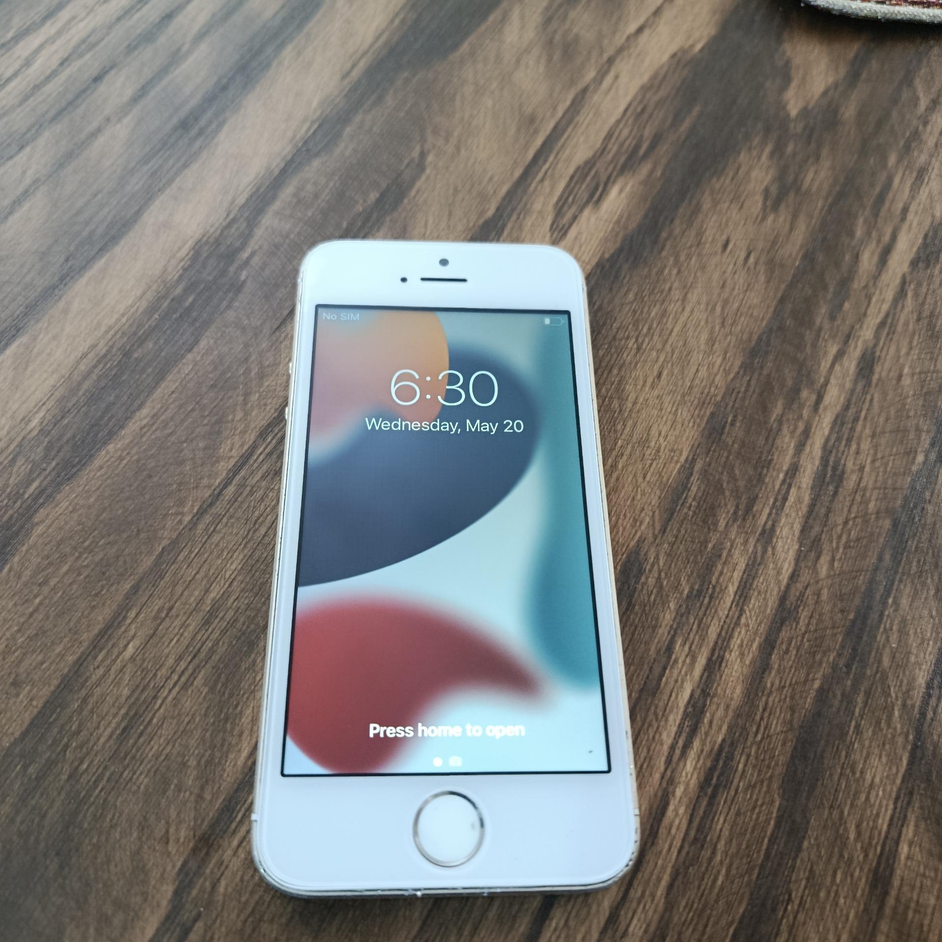 آیفون SE 2016 iphone