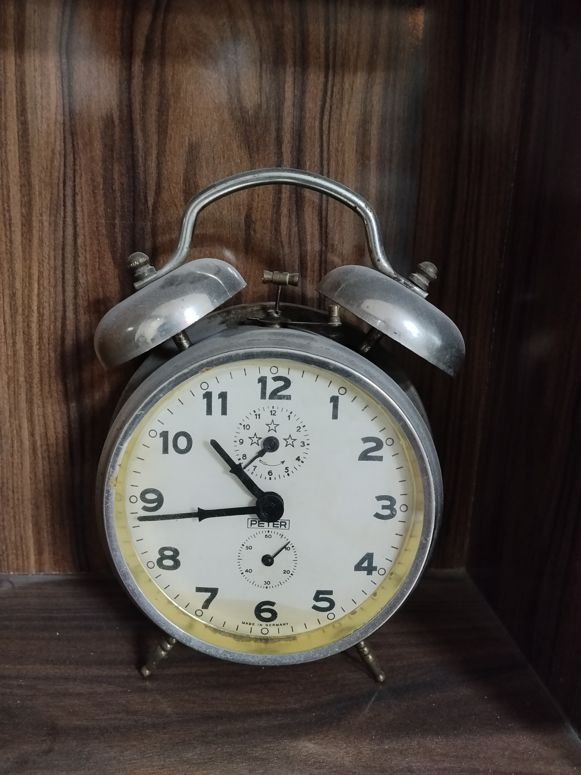ساعت پیتر قدیمی