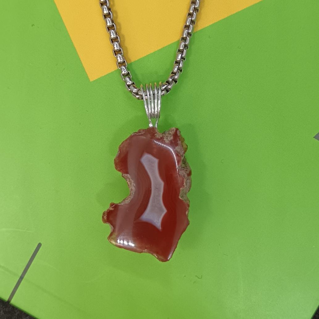 گردن آویز سنگ عقیق سرخ طبیعی نیم راف