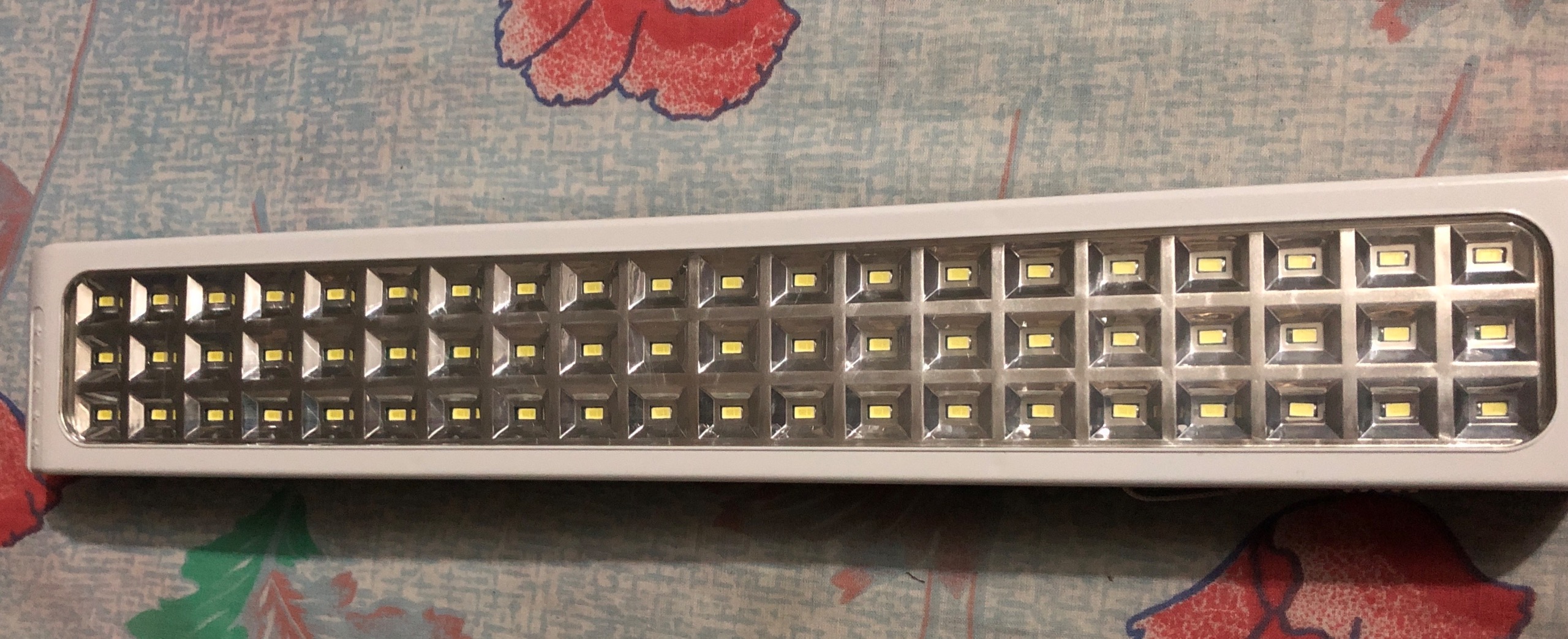 چراغ مهتابی شارژی باتری بزرگ