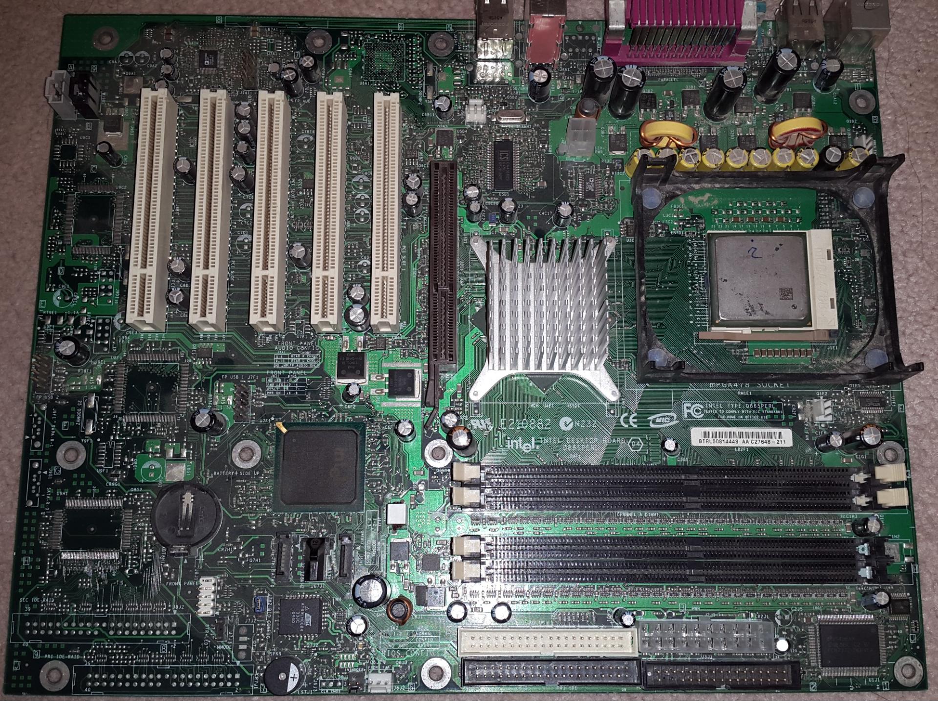 مادربرد اینتل با CPU معیوب