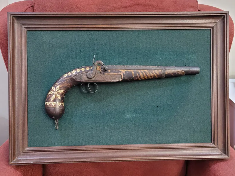 تپانچه قدیمی قاجاری