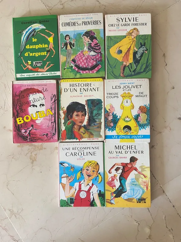 8 جلد کتاب کودکان به زبان فرانسه مطابق عکس