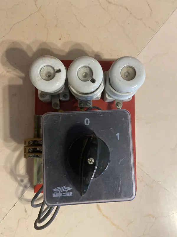 کلید سه فاز تک حالته به همراه تابلو فیوز