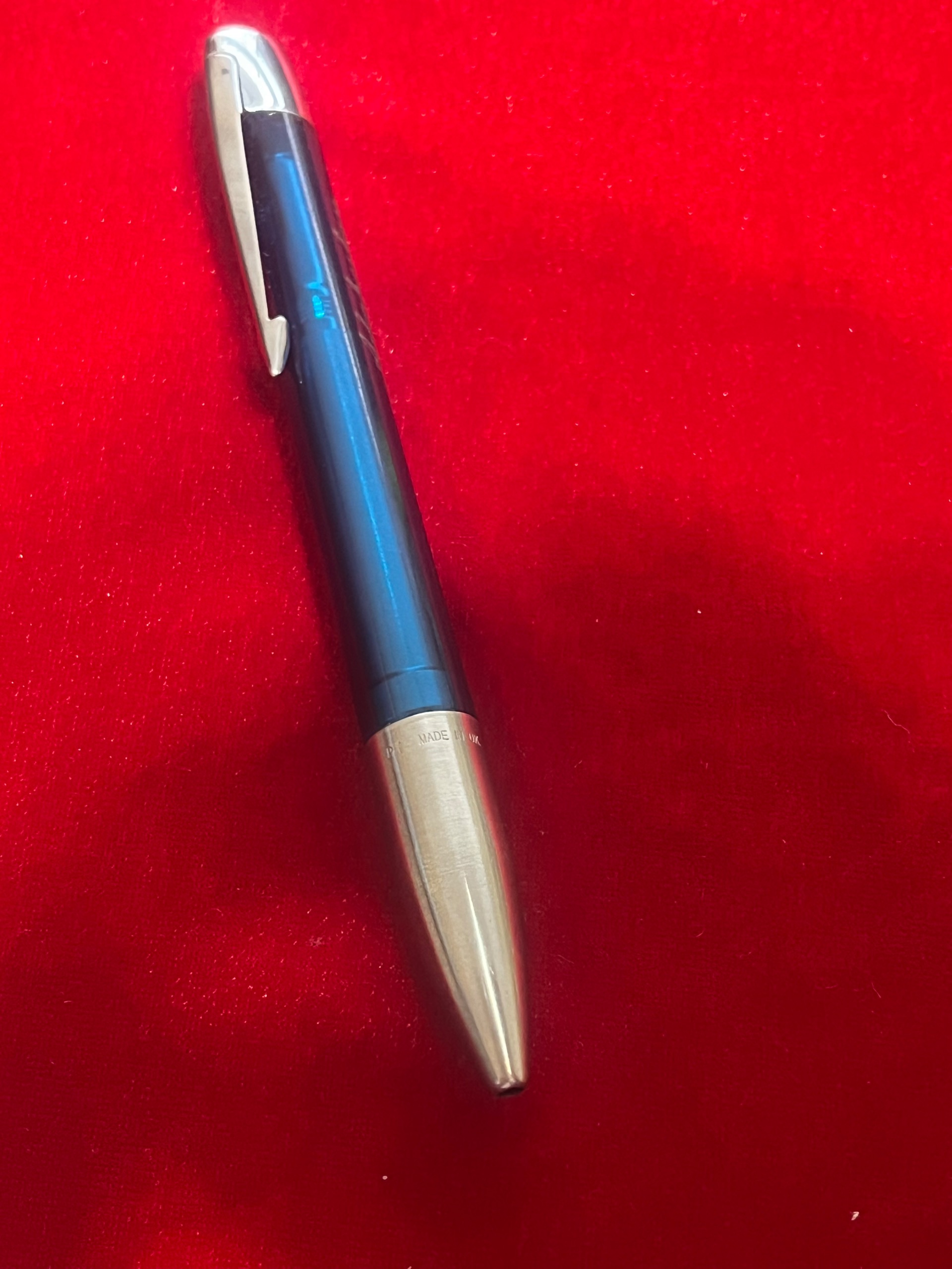 خودکار پارکر نیمه استیل