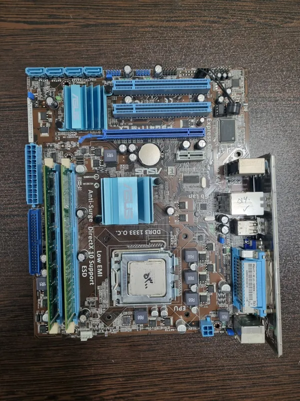 باندل DDR3 مادربرد M.B ASUS P5G41و 4 گیگ رم و cpu