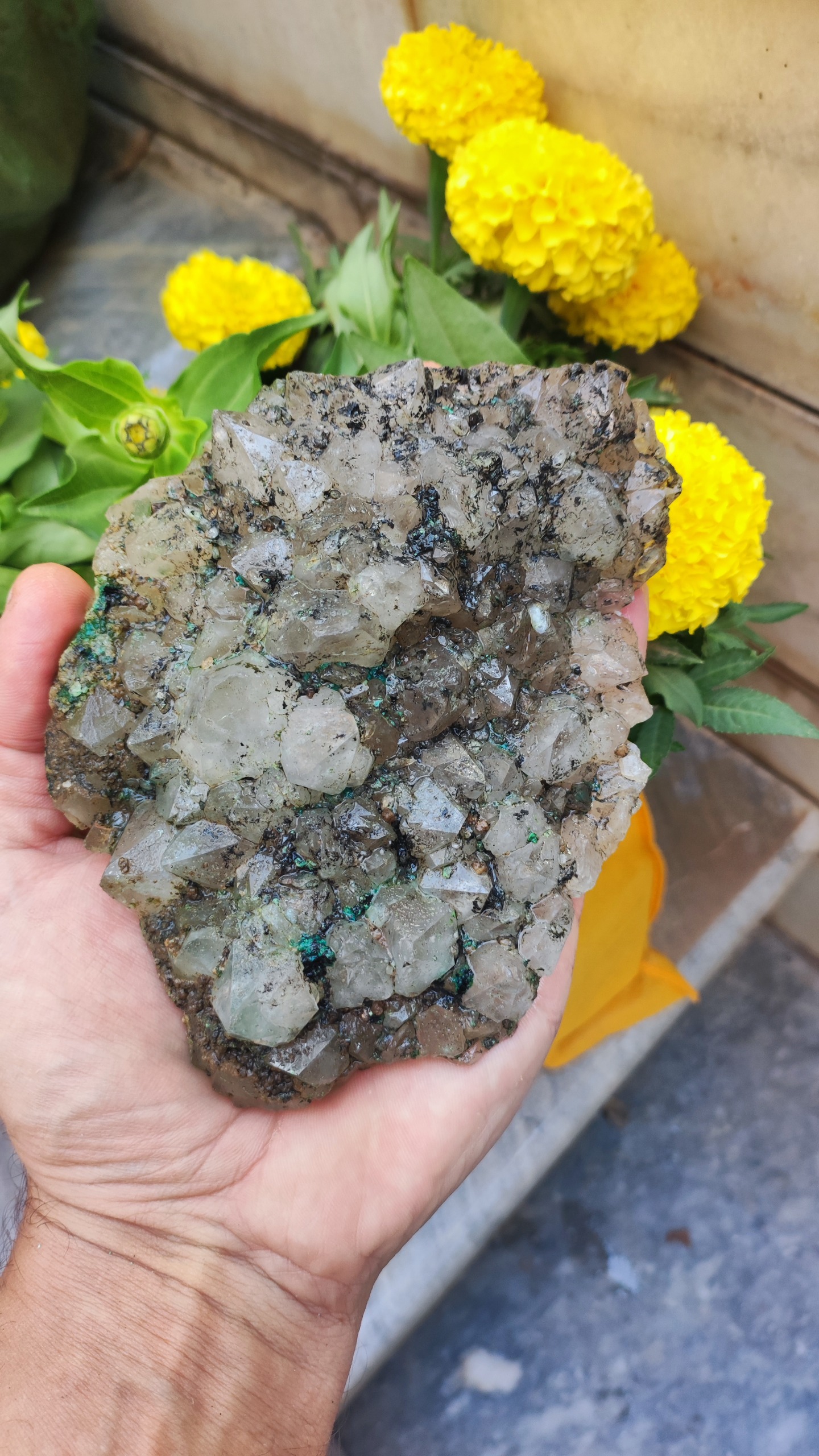 سنگ کلاستر کوارتز منشوری دودی