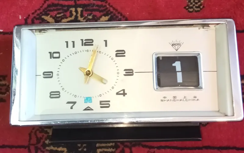 ساعت رومیزی کوکی