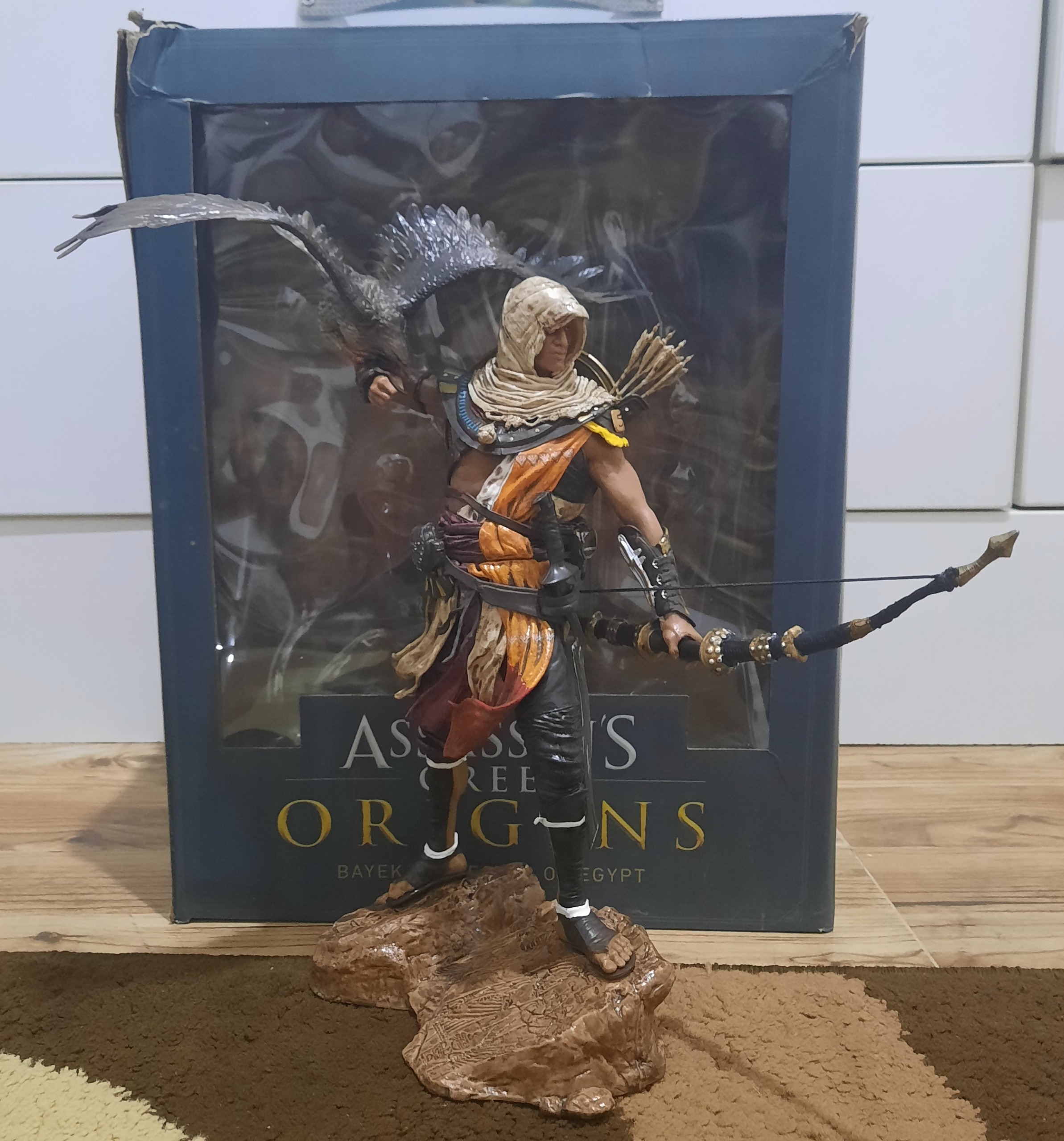 فیگور اورجینال assassins creed origins با جعبه