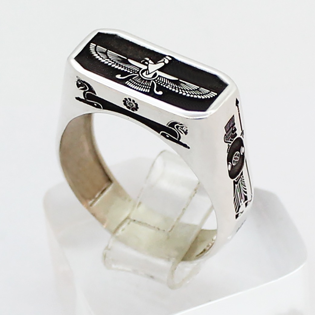 انگشتر نقره هخامنشی ( فروهر ، شیردال )