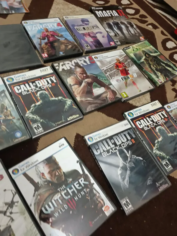 بیش از صدها سی دی و دی وی دی بازی