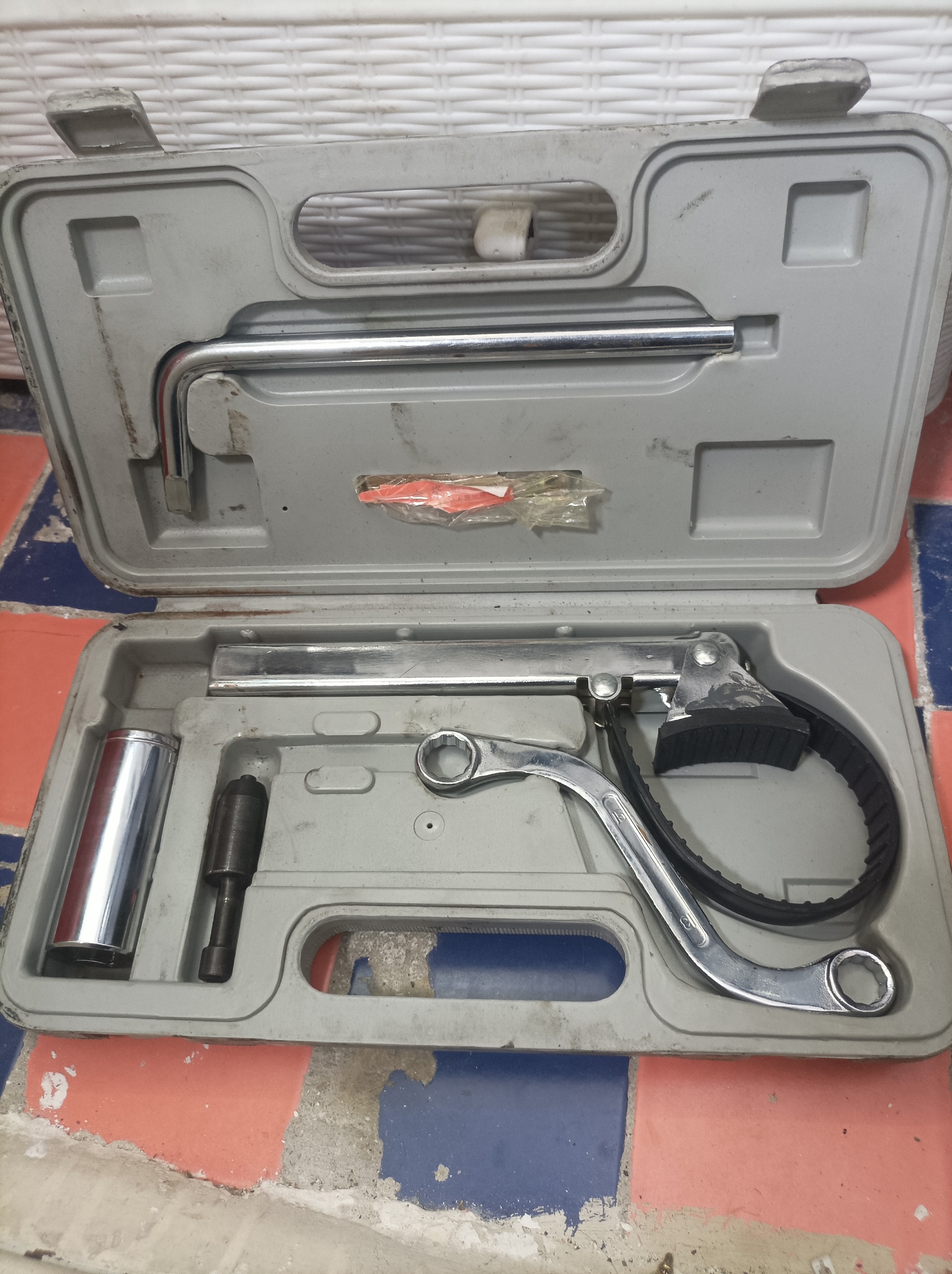 اچار تعویض فیلتر روغن ماشیمن