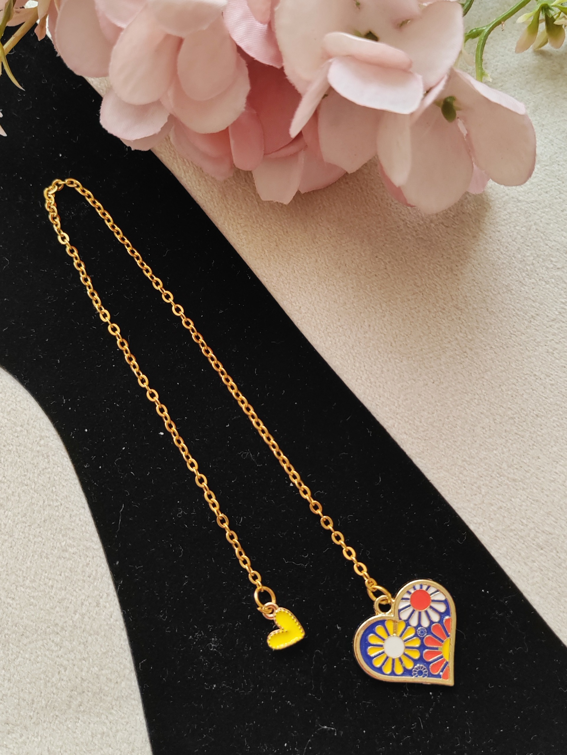 نشانگر کتاب زنجیری فانتزی ( بوکمارک )