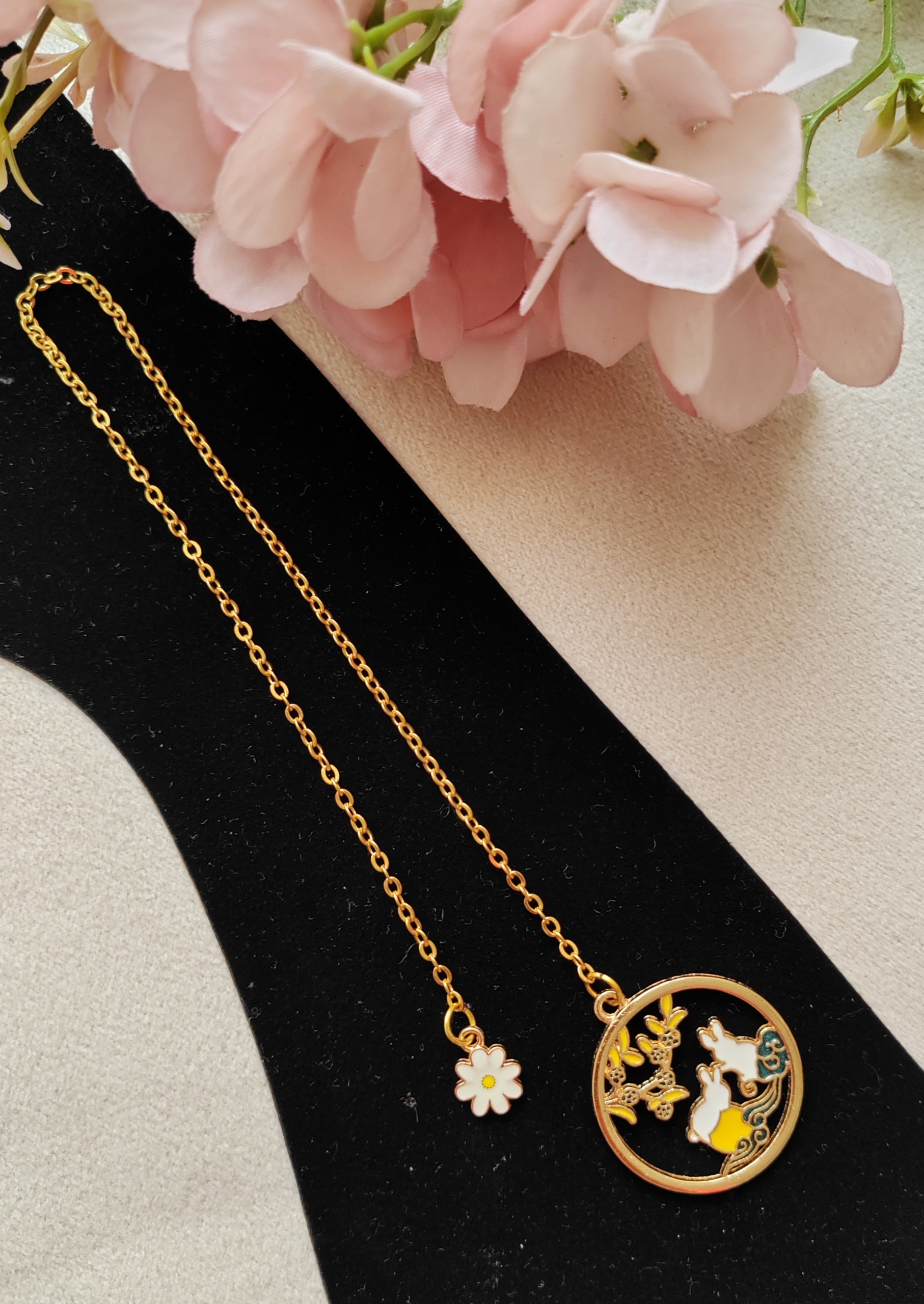 نشانگر کتاب زنجیری فانتزی ( بوکمارک )