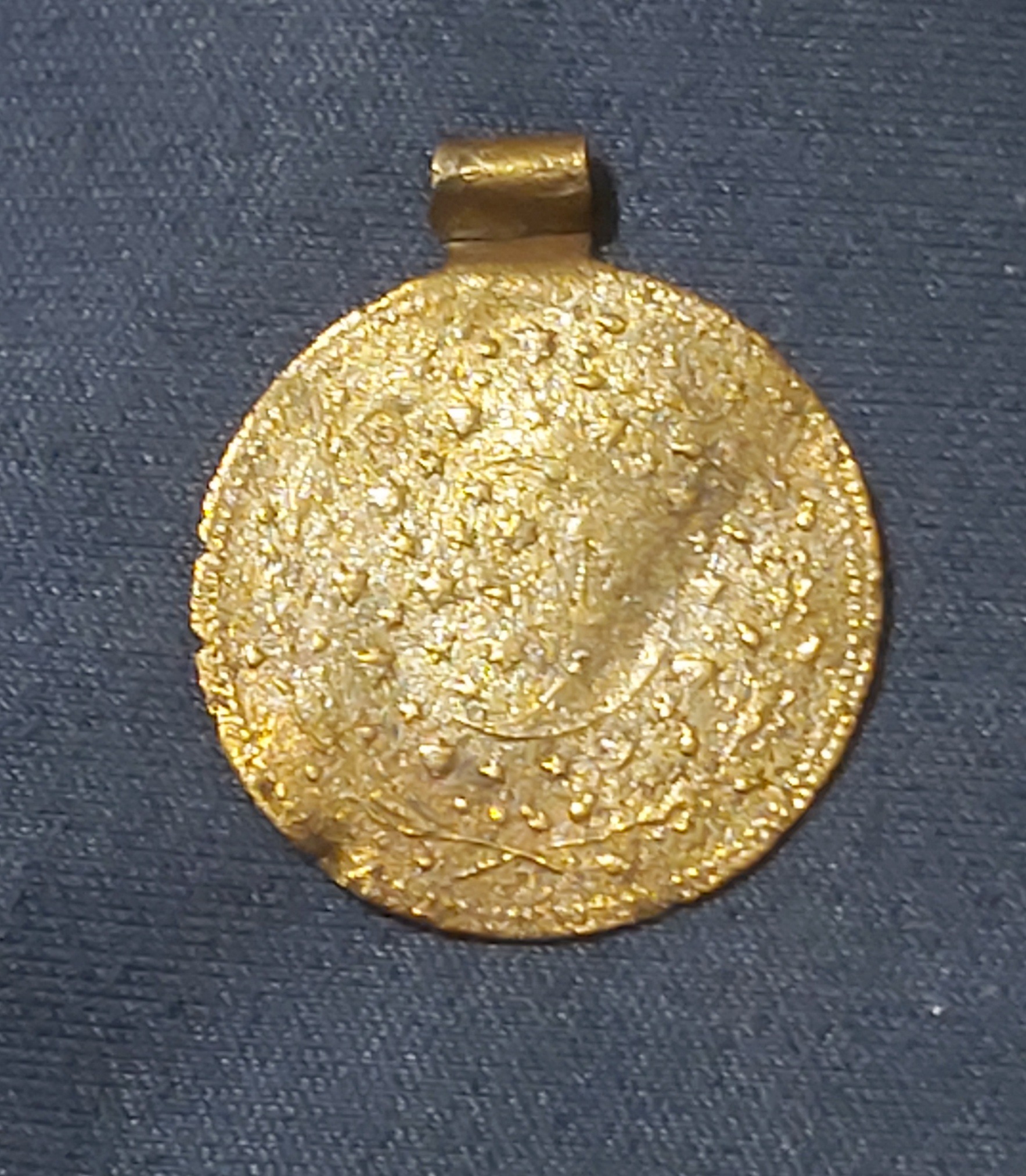 اویز مفرقی قدیمی با طرح زیبا