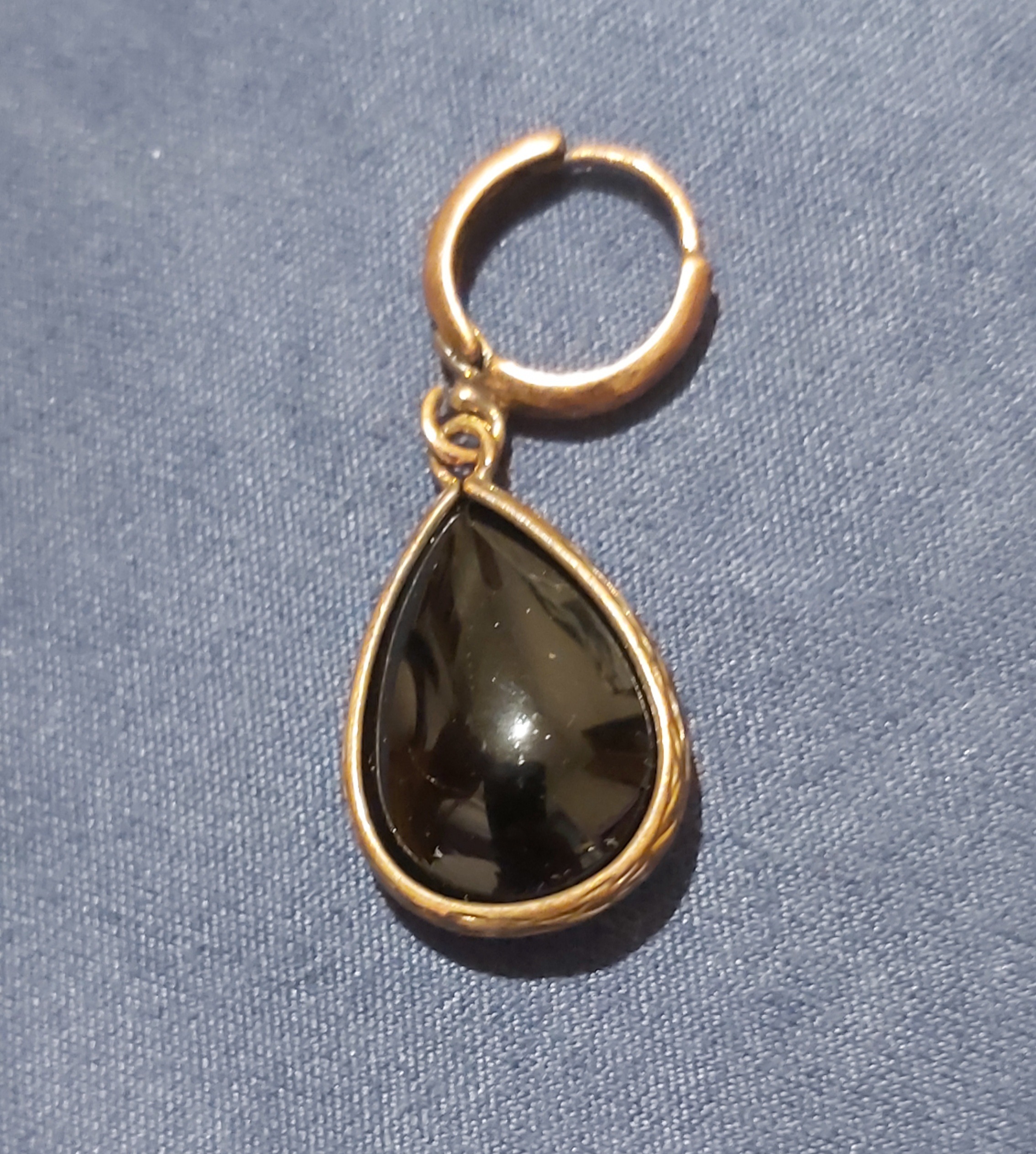 تک گوشواره قدیمی عقیق سیاه خاصیت مطابق تصویر