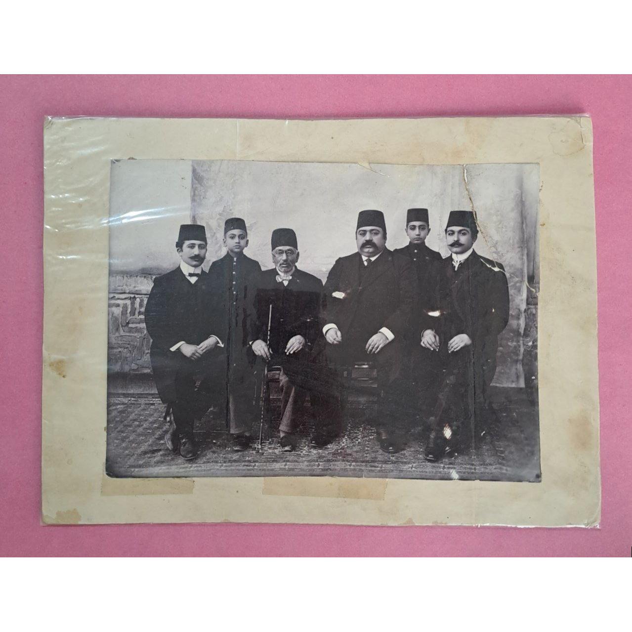 عکس نفیس درباری از شاهزاده قاجاری (تنها موجودی)