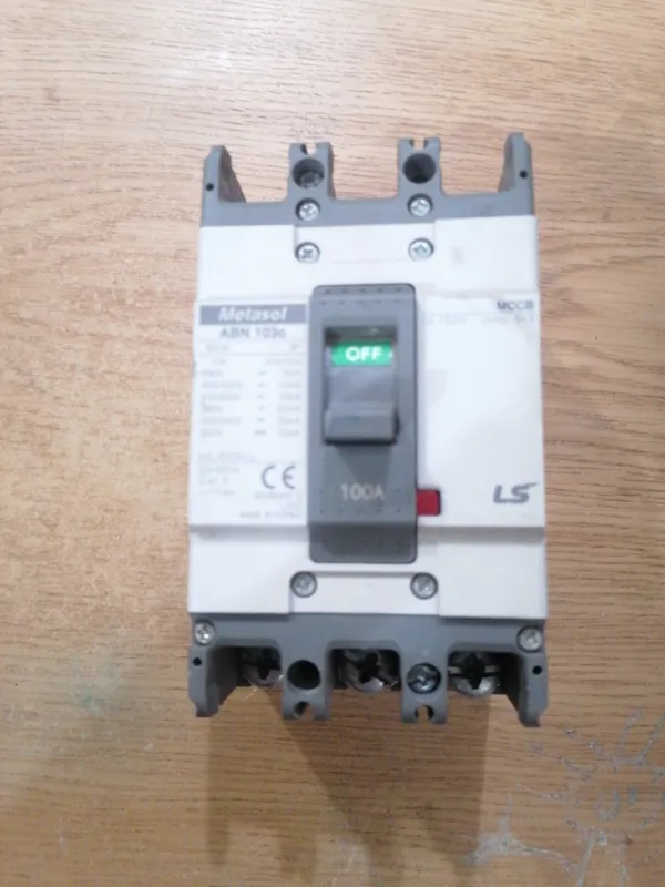 کلید اتوماتیک کامپکت 100 آمپر