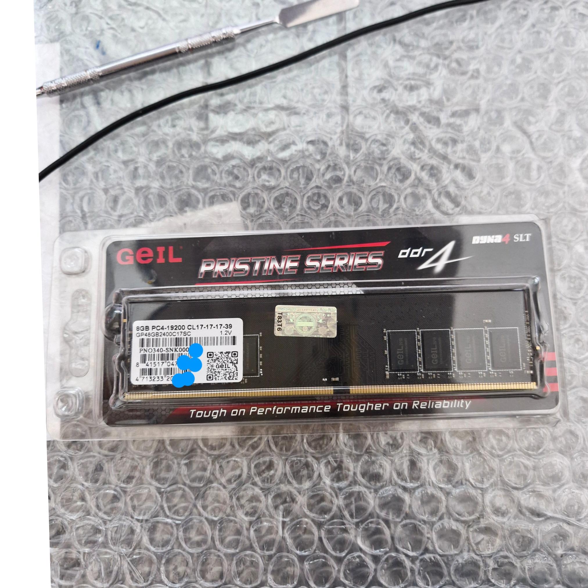 رم 8GB DDR4 نو CL17 آواژنگی