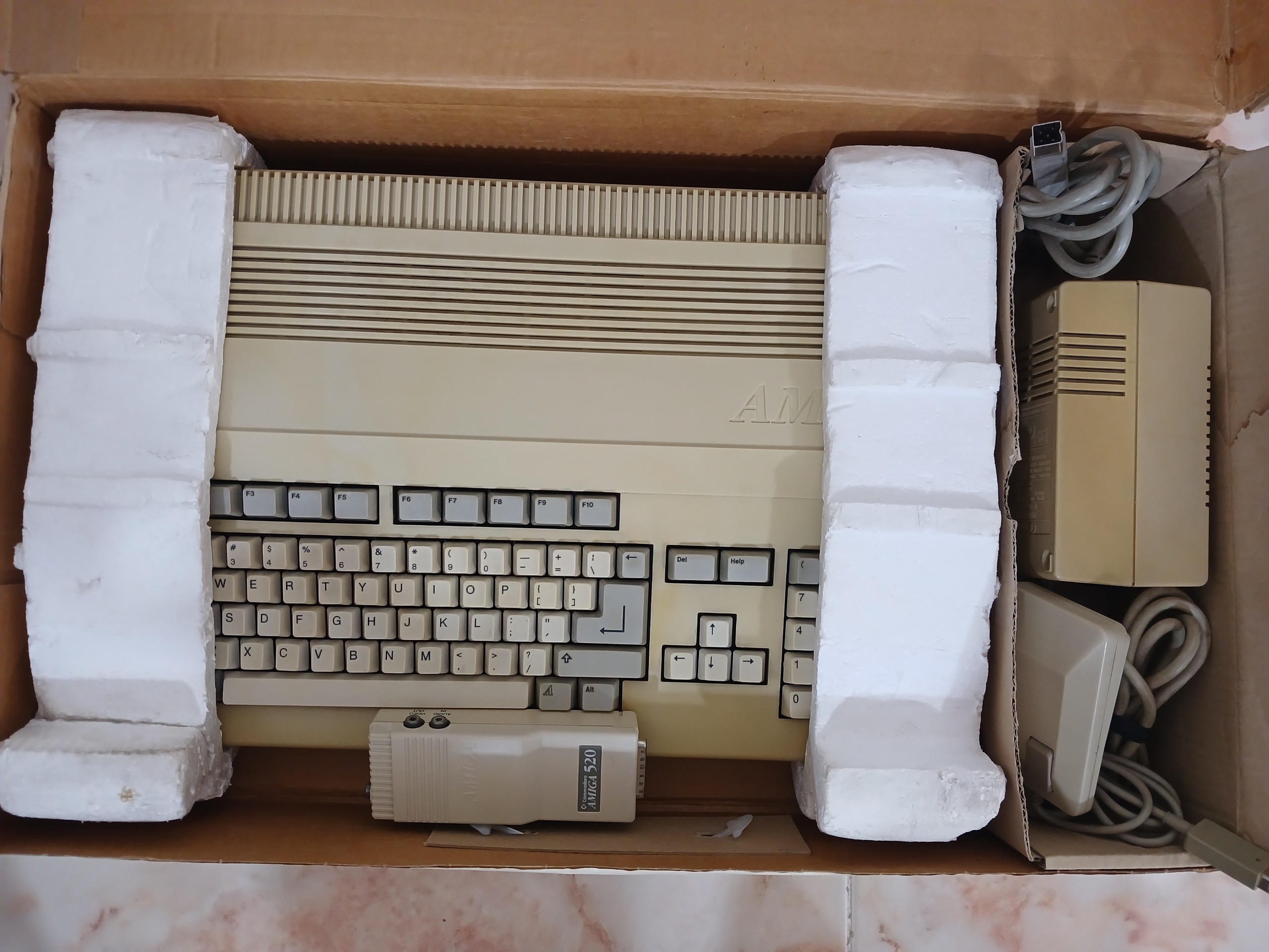 آمیگا 500 کامل COMMODORE AMIGA