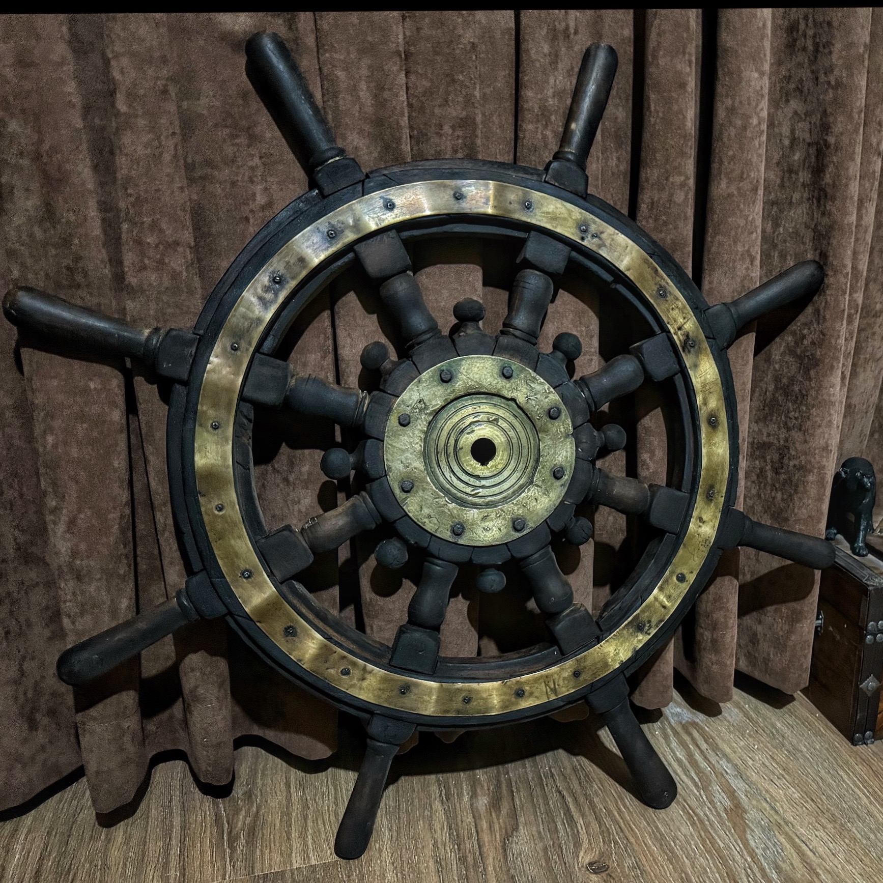 سکان قدیمی کشتی دوره پهلوی