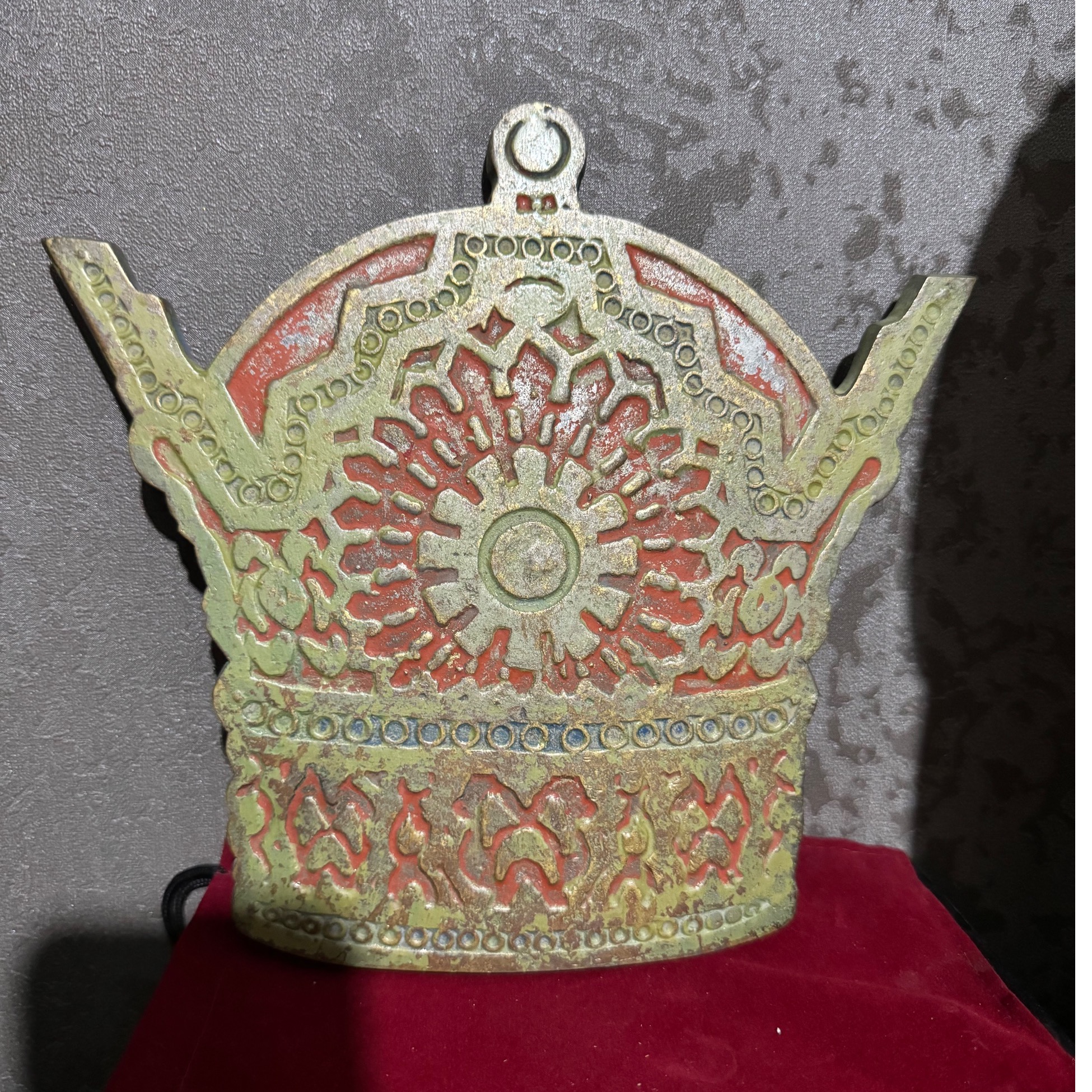 تاج برنزی پهلوی