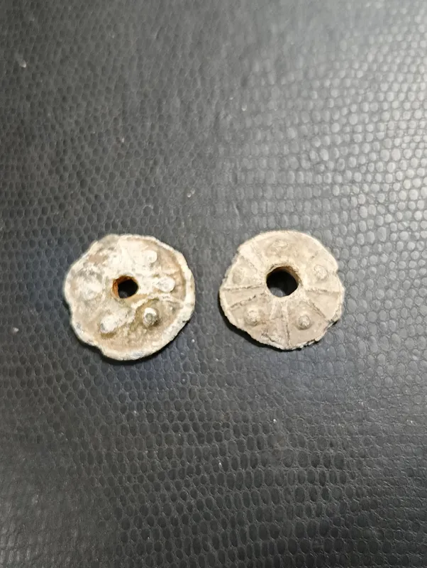 2 قطعه مهره کهنه چرخی
