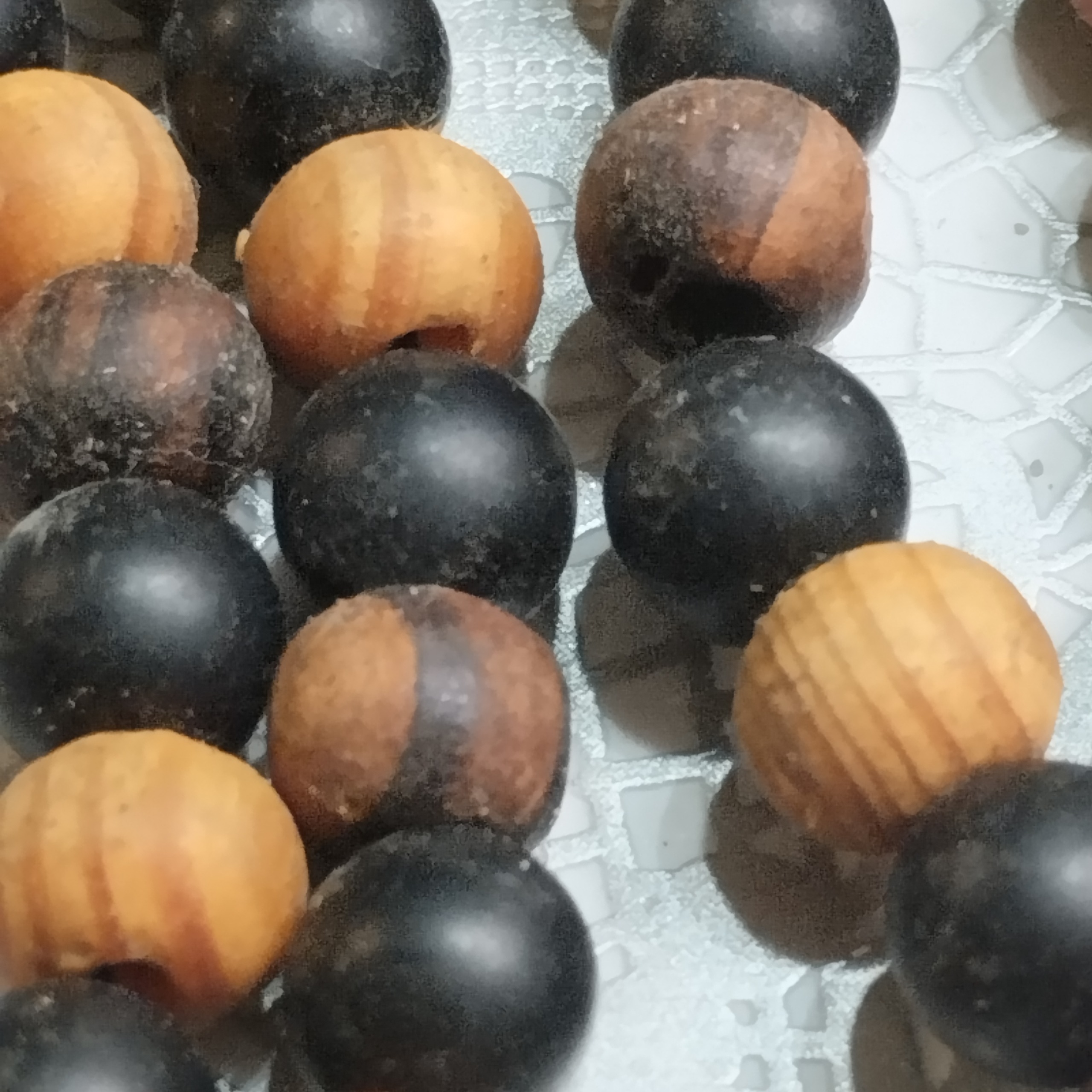 تسبیح عشق سه عدد جنس چوپ مصنوعی فروش طبق عکس