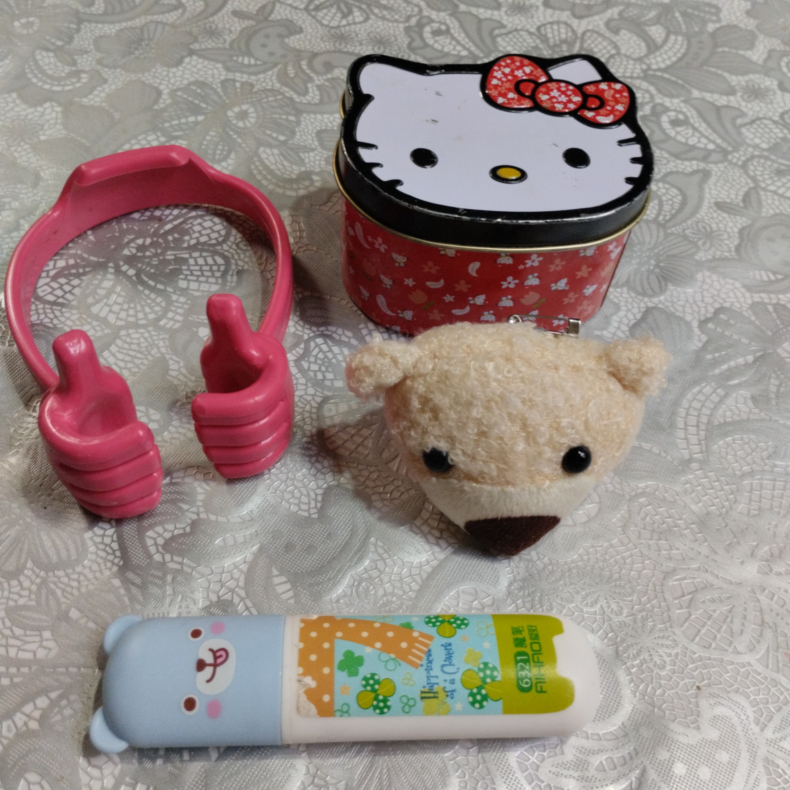 استند نگهدارنده گوشی موبایل و...توضیحات دارد