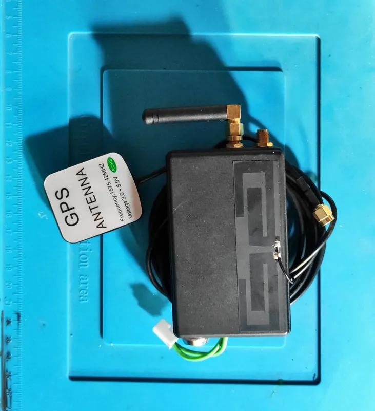 Gps شرکتی با آنتن داخل کابین