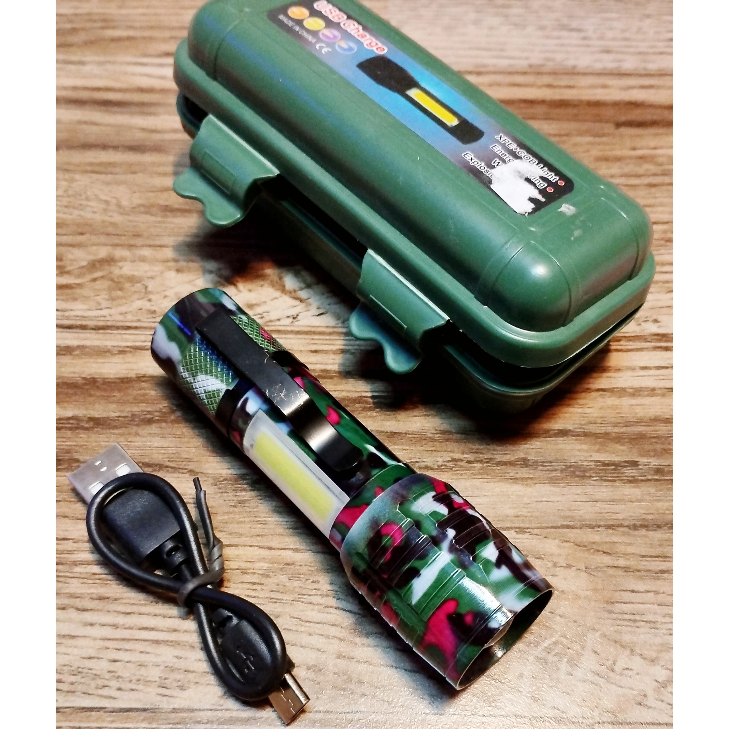 چراغ قوه شارژی