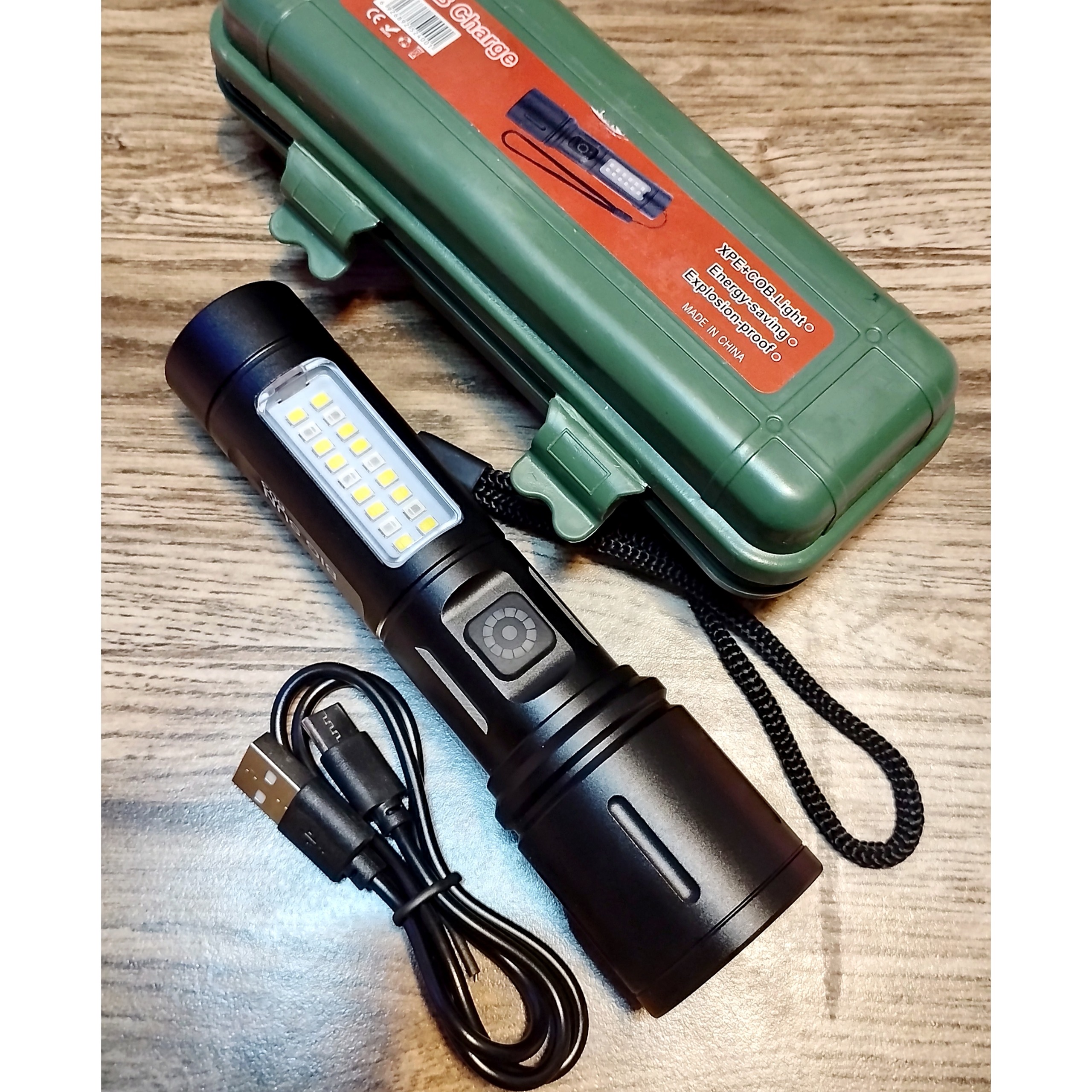 چراغ قوه با نور قرمز تایپC