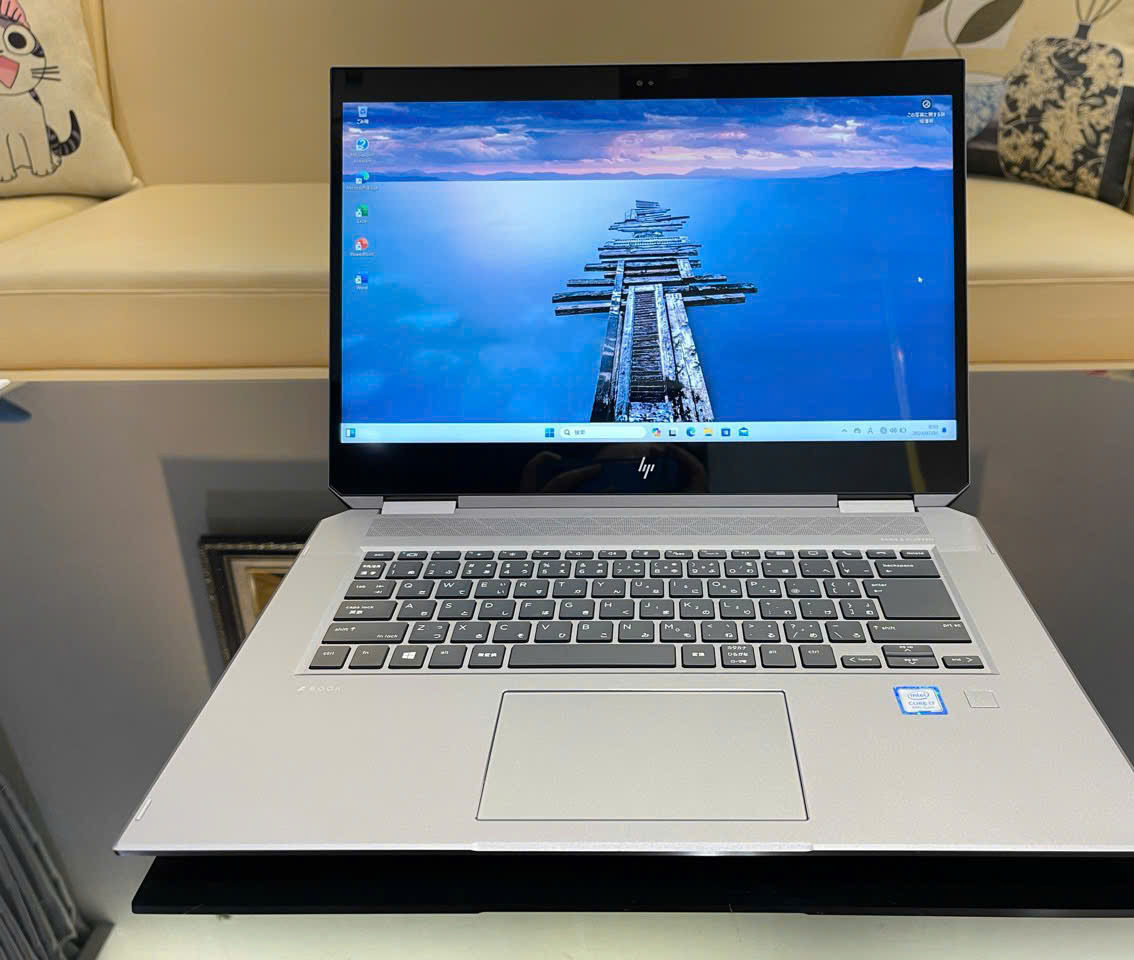 HP zbook G5 x360 لمسی